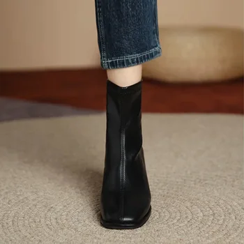 2023 г., Осенне-зимние Новые женские ботинки, Однотонные винтажные классические короткие ботинки Martin на среднем каблуке w-0f077
