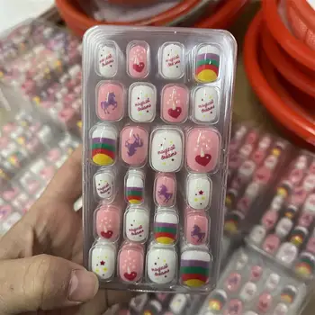 24шт Детские мультяшные конфеты, накладные ногти, полное покрытие, самоклеящиеся накладные ногти на Рождество, украшение для накладного маникюра для милой девушки
